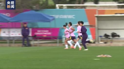 《蜂蜜的针》曝终极预告 袁泉上演除害猎杀法则3453人看过 《阳光女子合唱团》MV上线 A-lin歌唱爱与幸福2103人看过 《天才游戏》曝预告 彭昱畅丁禹兮化身纯恨宿敌2667人看过 《纯真年代的爱情》研讨会 孙千王天辰忆拍摄往3157人看过 新闻首页 电影新闻首页 明星新闻 华语 海外 成龙、梁朝伟、小贝、李栋旭等观战NBA中国赛 日前，25-26赛季NBA季前赛在中国澳门举行，成龙、梁朝伟 、刘嘉玲、任达华、大卫·贝克汉姆、林书豪、李小鹏、李栋旭、刘宪华、杜华、李汶翰等到场观... 《球状闪电》官宣 童瑶、王安宇、杨立新领衔主 9月25日，根据刘慈欣同名小说改编而成的剧集《球状闪电》阵容官宣，由陈思诚监制，戴墨执导，童瑶、王安宇、杨立新领衔主演，周一围、丁勇岱特邀主演，杨玏、... 倪妮、宋威龙外网生图抗打 时装周同场黛米·摩2025-09-24 汤唯、乔贝贝、张婧仪、吴磊等亮相伦敦时装周2025-09-24 演员于朦胧坠楼身亡 杨幂、迪丽热巴等发文悼念2025-09-12 《跛豪》《新上海滩》导演潘文杰逝世 享年69岁2025-09-10 更多 堪比时装周!