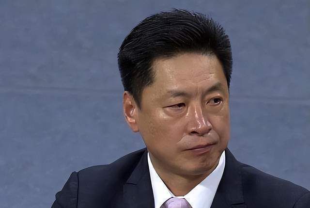 饱览各类小清新美图后，我们找到“变身秘籍 姚晨与冯绍峰热聊 哺乳期滴酒未沾显好妈妈本色 2013-11-07 上海，11月06日，姚晨出席某品牌新店剪彩活动，与姚晨共同出席的还有男星冯绍峰，姚晨遇到好友冯绍峰聊得相当开心。