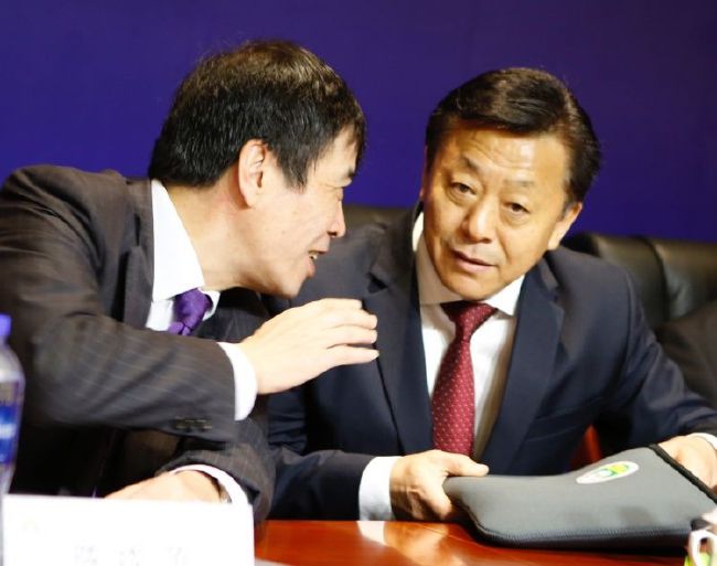 丹尼尔·雷德克里夫和艾琳·达克是相差5岁的姐弟恋。