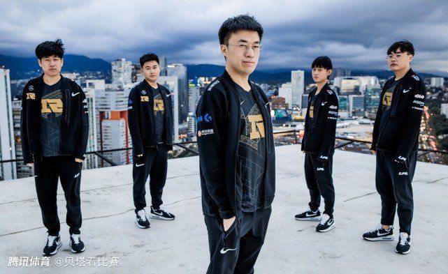两人以结婚为前提，正在稳步发展。