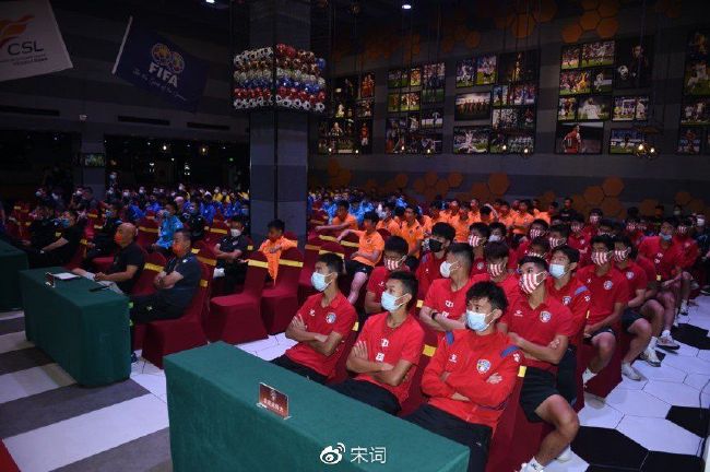 众所周知，二宫所在的杰尼斯事务所对偶像的恋爱管制严厉 恭喜！