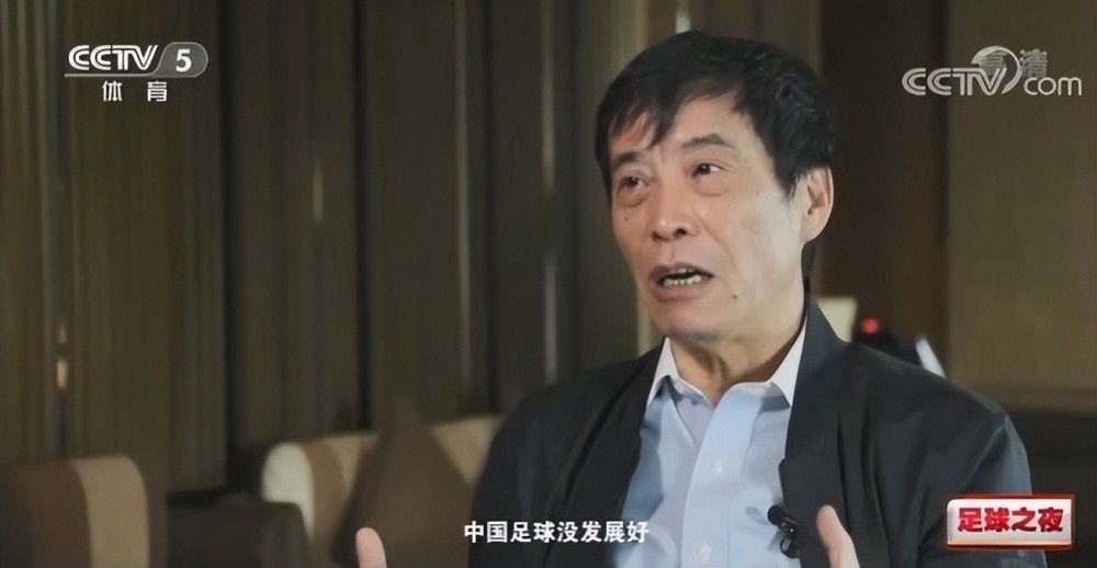 梅兰芳将该剧从武生戏改为青衣戏，青衣的唱腔和念白悲凉动听，虞姬的“剑舞”融合了武旦的舞蹈和武术动作，柔中带刚，凄美动人。