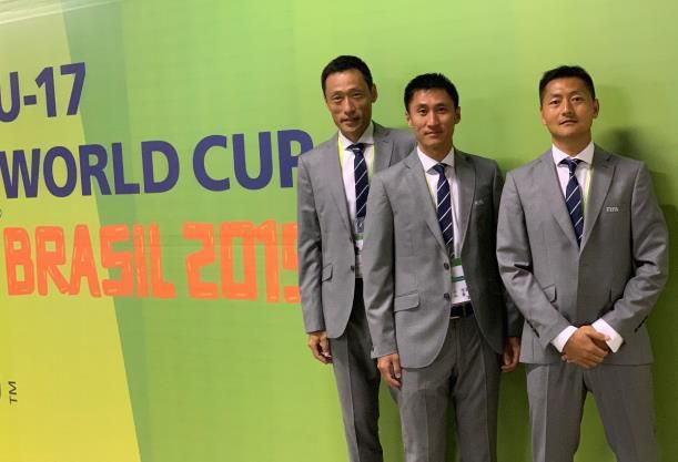 香港粉丝如此给力，五月天自然也是诚意满满，特别邀请天王刘德华客串新闻主播，报道世界末日的消息，让现场粉丝陷 蔡依林巡回演唱会香港站 与伴舞火热互动尺度大 2015-12-12 2015年12月11日，蔡依林“PLAY”世界巡回演唱会来到香港演出，穿上性感舞衣的蔡依琳，大秀白滑美腿以劲歌热舞登场，还跟舞蹈员上演火辣辣的贴身舞，极尽性感的视听效果，把现场气氛炒热，而李克勤 地表最强演唱会 周杰伦