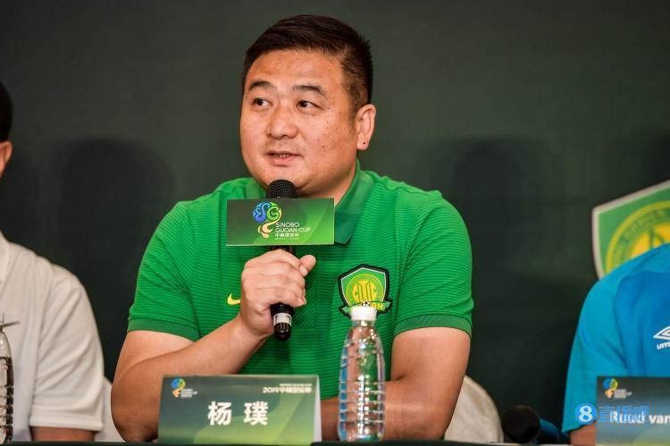 每晚22：00，锁定CCTV-6电影频道《中国电影报道》，倾听时光中的细语，回望光辉的来时路。