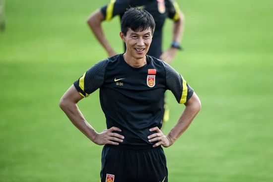 圣保罗电影节主席瑞娜塔与巴西国宝级导演沃尔特·塞勒斯为贾樟柯颁奖，贾樟柯登台时 贾樟柯为时尚大片掌镜 三月两片齐上双喜临门 2009-02-18 墨镜贾 喷火艺人 陈数：车间里的爱情 赵涛：日日夜夜 导演贾樟柯为《时尚先生》拍摄的三月号时尚大片《北京的春天》已于近日完成。