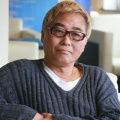 本月中旬，由她和罗伯特·帕丁森主演的电影《去死吧，我的爱》（Die, My Love）官宣杀青。