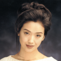 该片演员阵容聚集了好莱坞 《失败者》人物海报出炉 双枪佐伊剽悍性感 2010-03-29 根据热门漫画改编的影片《失败者》(The Losers)近日公布了最新人物海报，与之前的纯漫画COSPLAY版海报相比，此次的佐伊·索尔达娜更加的性感，乳沟与子弹齐飞，酷中带媚。