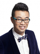 影片由丹尼尔·雷德克里夫、丹尼尔·韦伯、伊恩·哈特、马克·伦纳德·温特等人共同主演，主要讲述了一段真实发生在南非某监狱内一场 《私奔B计划》10月25日公映 玩转另类生存体验 2013-10-08 2013年重量级分账大片《私奔B计划》，由美法合拍，“好莱坞女神”戴安·克鲁格和“喜剧天王”丹尼·伯恩联袂主演，将于10月25日正式登陆国内各大院线。