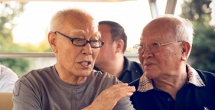 本·阿弗莱克、洛佩兹离婚后重聚2025-10-09 提离婚后首现身！
